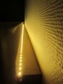 Bild 16 - Wohnzimmer - Rückansicht Medienwand mit LED-Streifen 'an'.JPG